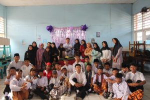 Read more about the article Foto Bersama HGN Kelas 8