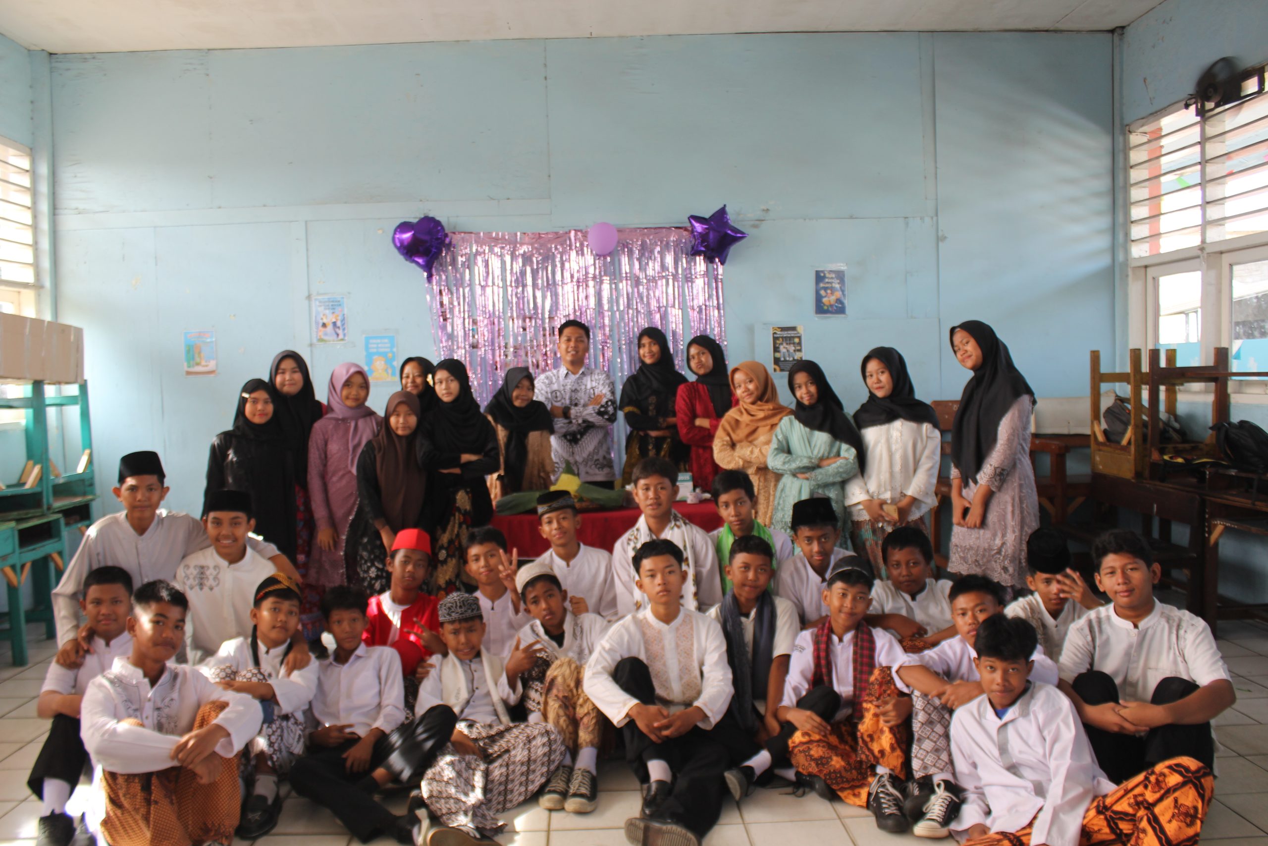 Read more about the article Foto Bersama HGN Kelas 8