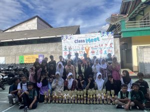 Read more about the article Foto Bersama Setelah Pembagian Hadiah