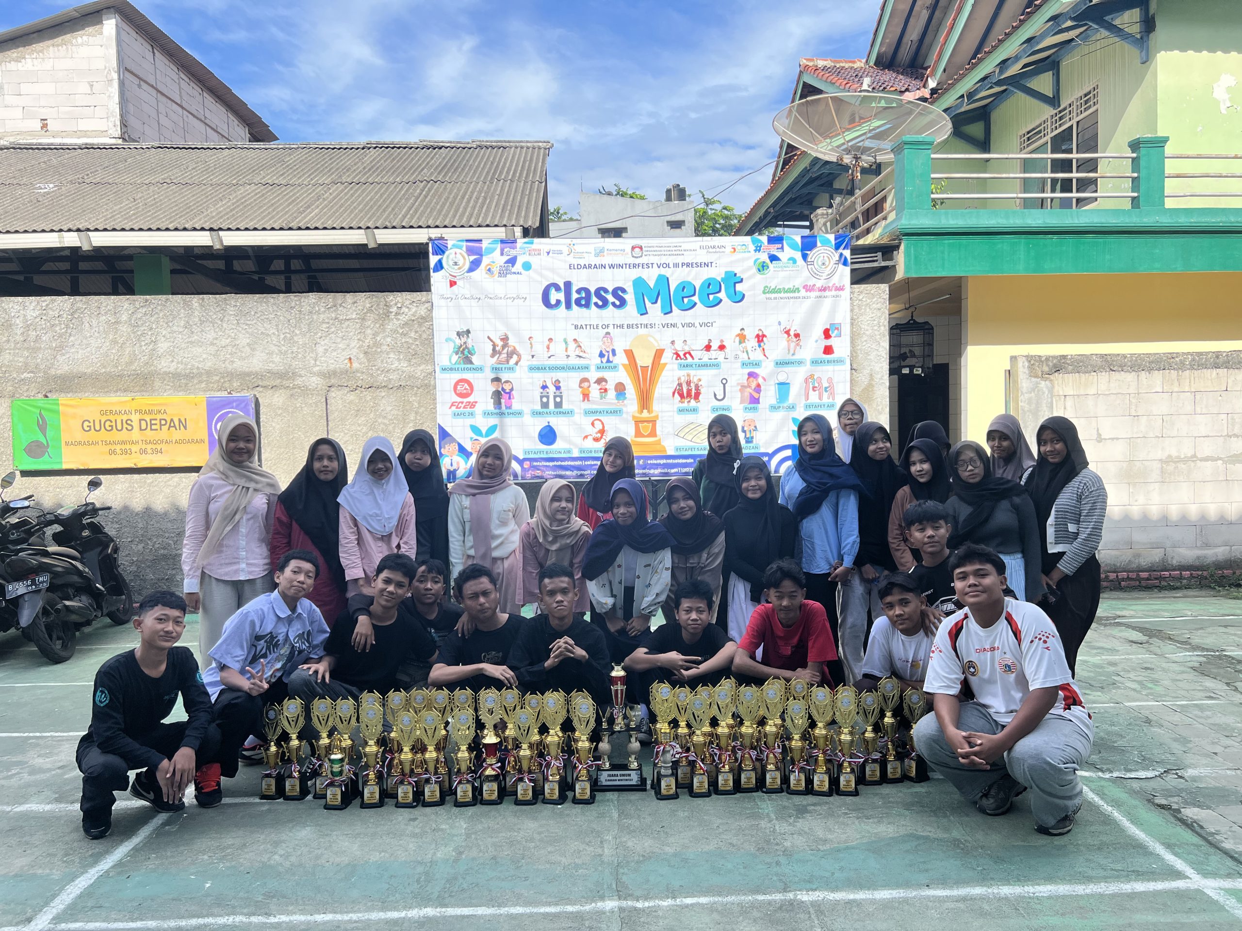 You are currently viewing Foto Bersama Setelah Pembagian Hadiah