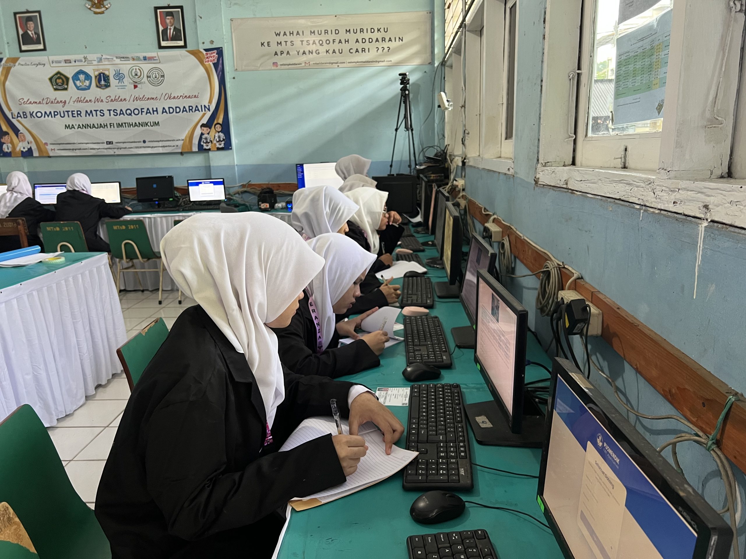 You are currently viewing Pelaksanaan TKA Gelombang 1 MTs Tsaqofah Addarain Berjalan Tertib dan Lancar